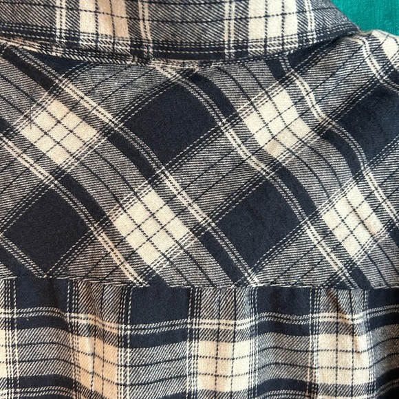 Navy and White Plaid Flannel Casual Button-Down Shirt - Picture 9 of 16
